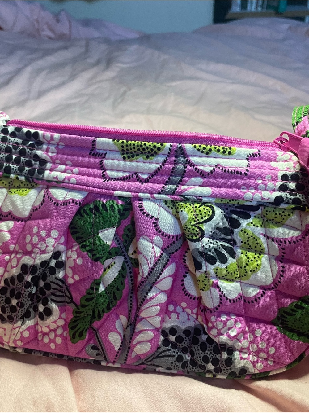 Vera Bradley Pink Floral Quilted shoulder bag - Picture 3 of 3